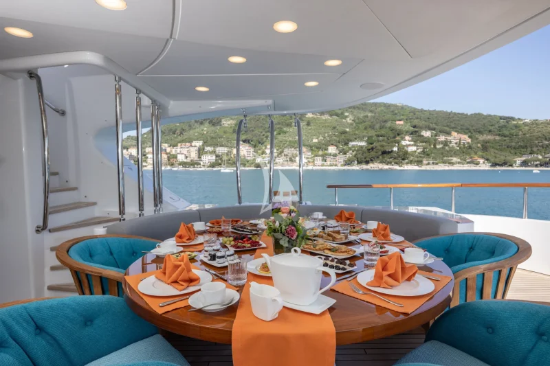 Bridge deck dining area