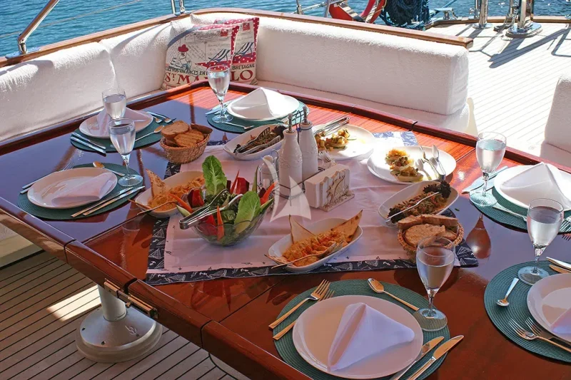 Alfresco Dining