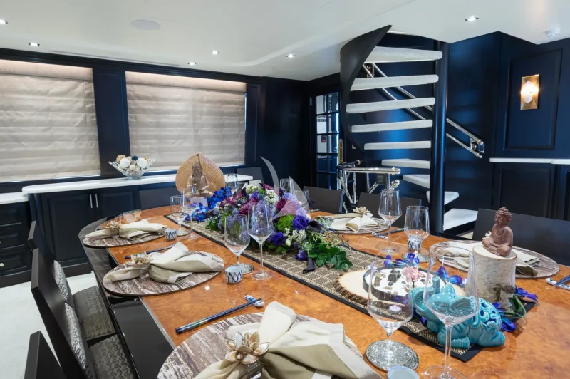 SALON DINING EVENING