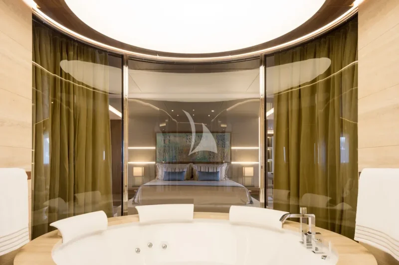 Master Suite with Jacuzzi 