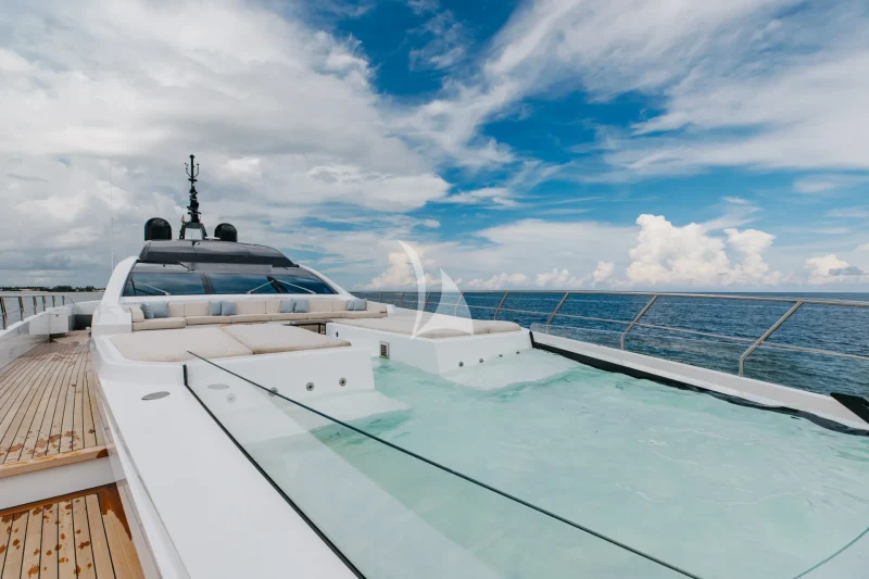 Foredeck - Pool