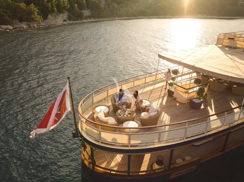 Upper deck exterior aft lounge