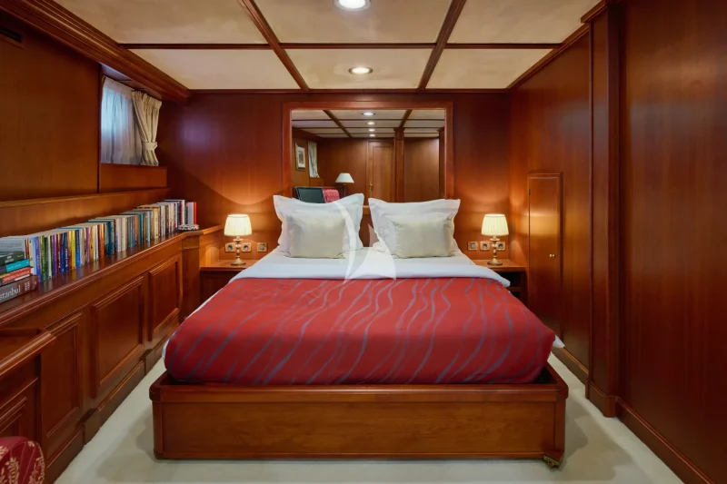 Lower deck second owner's stateroom