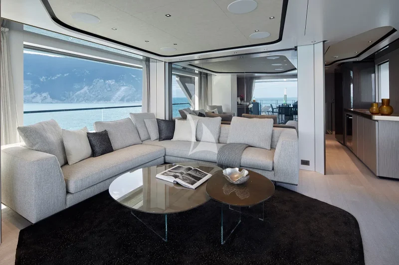 Bridge deck saloon