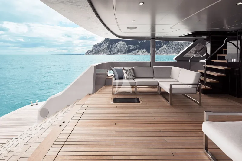 Main deck aft to swim deck