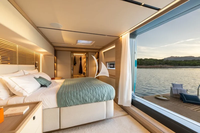 EIGHTY2 sistership pic - Master cabin ©Julien GAZEAU