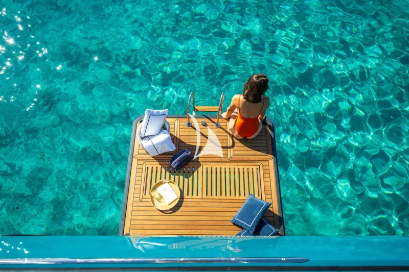 EIGHTY2 sistership - Master cabin private terrace ©Julien GAZEAU