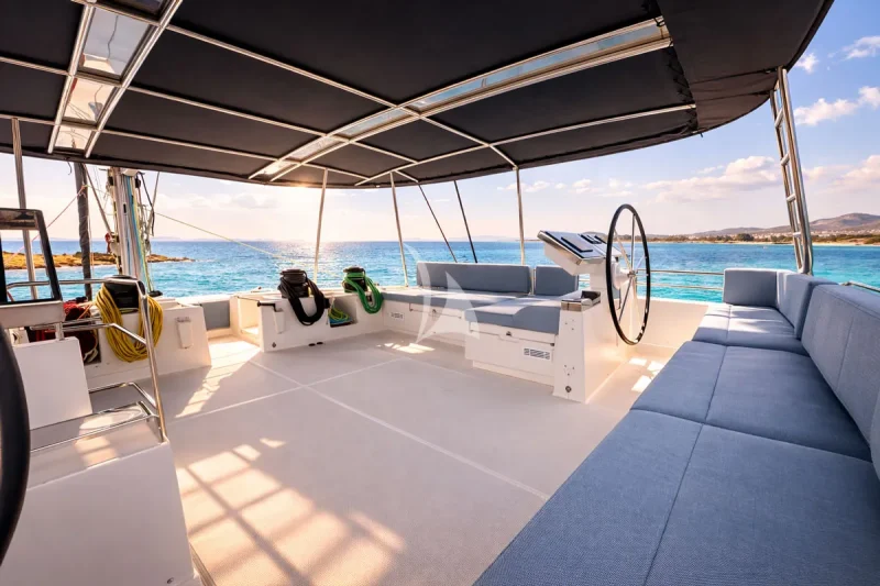 Royal-Destiny-Flybridge