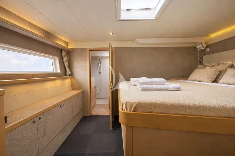 Royal-Destiny-fwd-port-cabin
