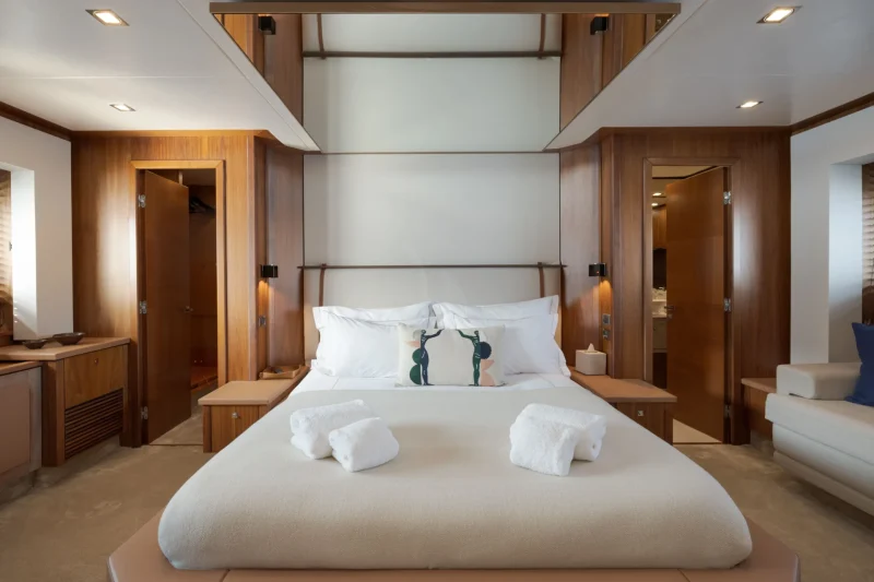 AGAPA Sunseeker - Master Cabin