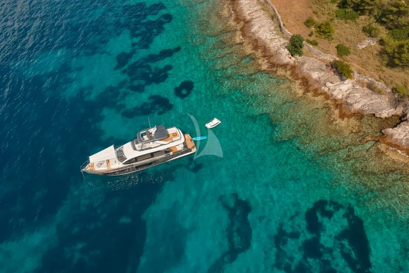 M-Y Aglaya Aerial Anchor