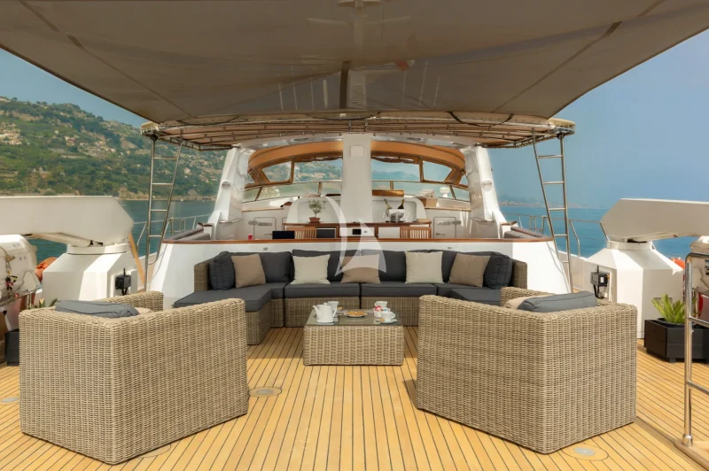GITANES SUN DECK 1