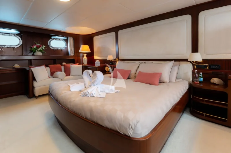 GITANES VIP CABIN