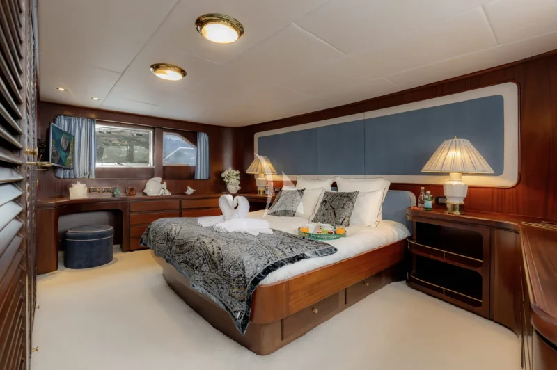 GITANES MASTER CABIN