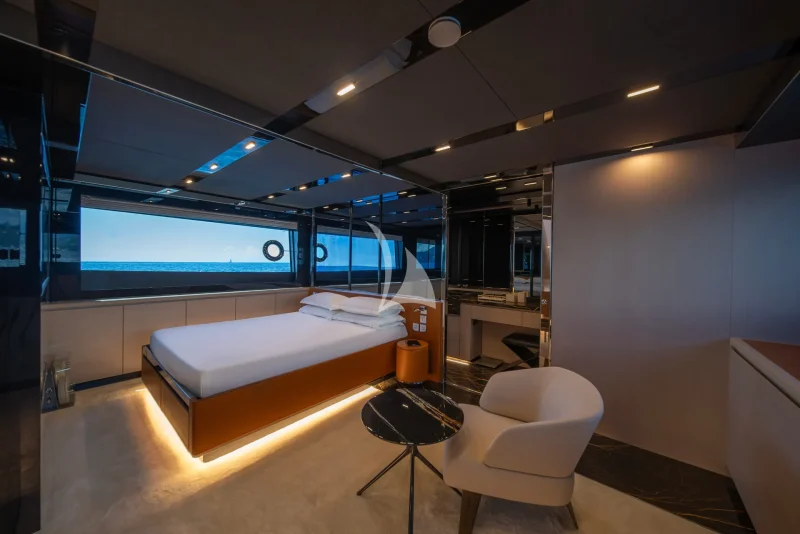 SPACE COWBOY - Owner's stateroom