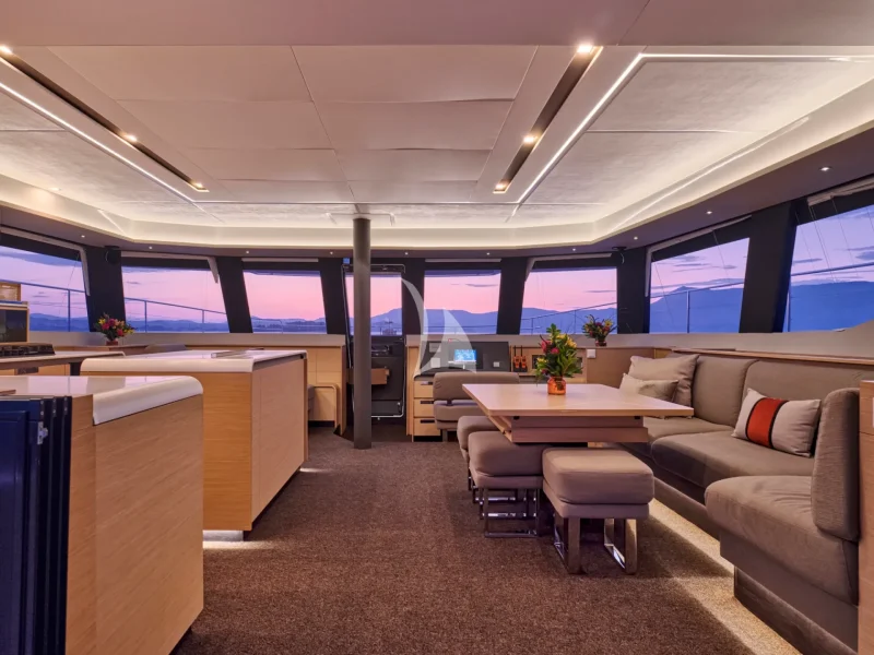 Main saloon 