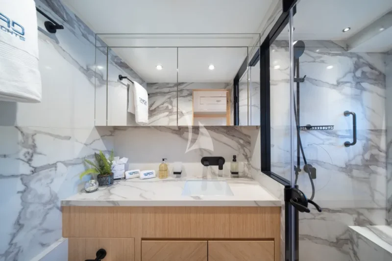 MASTER ENSUITE