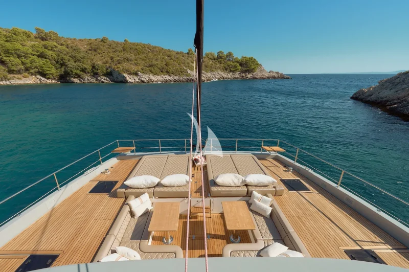 ZORA NUA