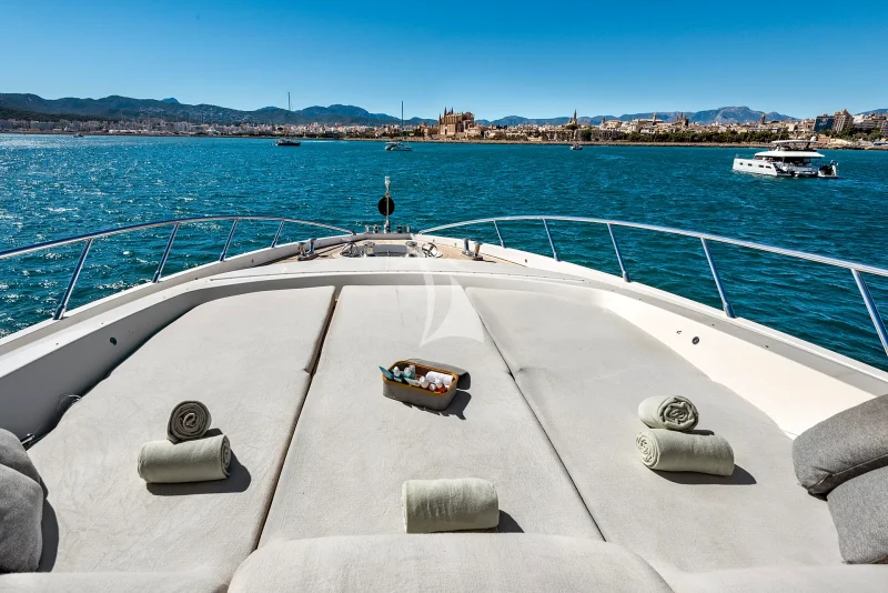 MRS GREY - foredeck sunpads