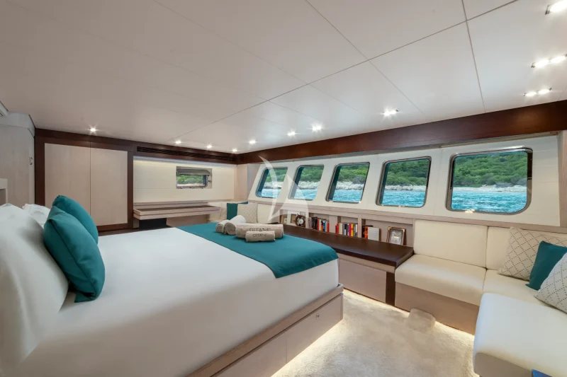 master cabin