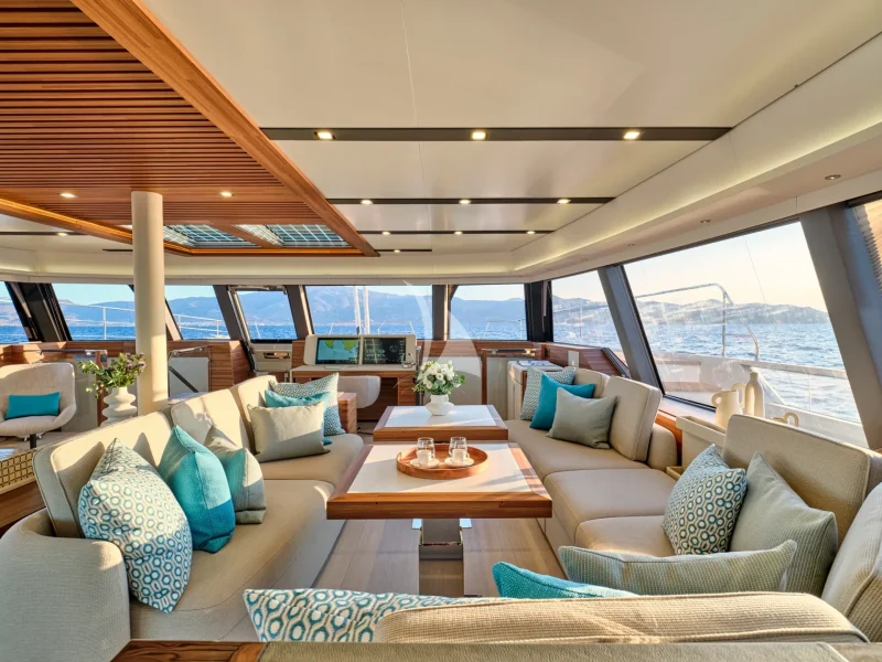 Sistership saloon 