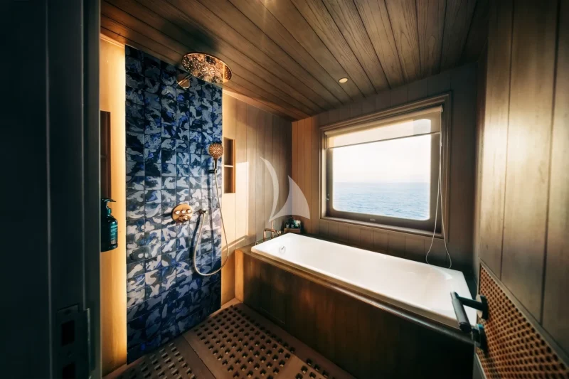 Master cabin en suite