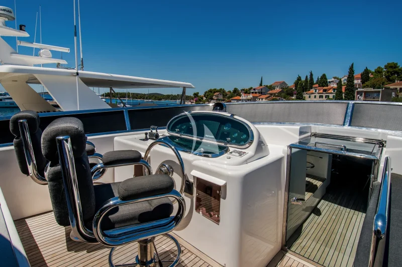 Helm station on the Flybridge