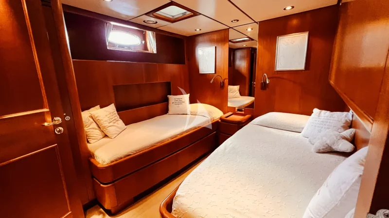 Twin Cabin