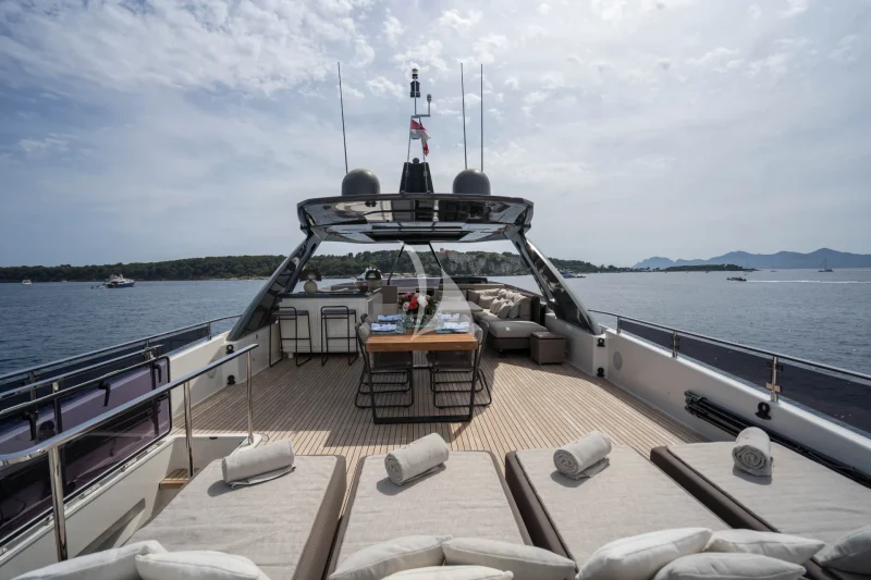 ASTONSEA (EX NINETEEN 42)