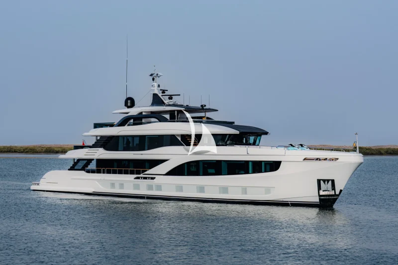 SUZIE Q - Majesty 145