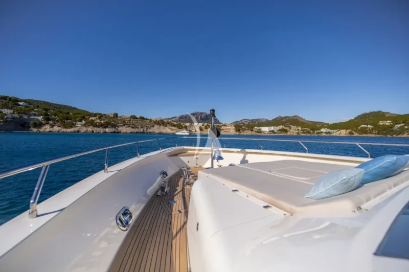 ARION – Bow Sunbed