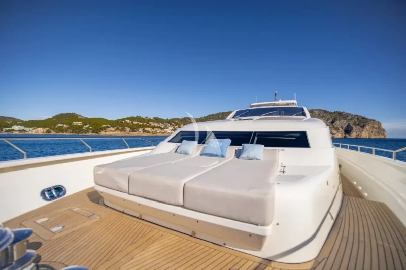 ARION – Bow Sunbed