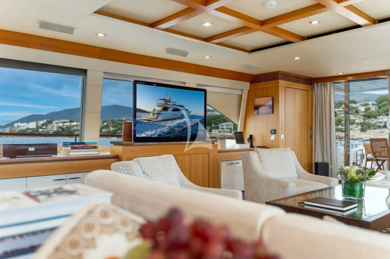 Main Salon - TV 