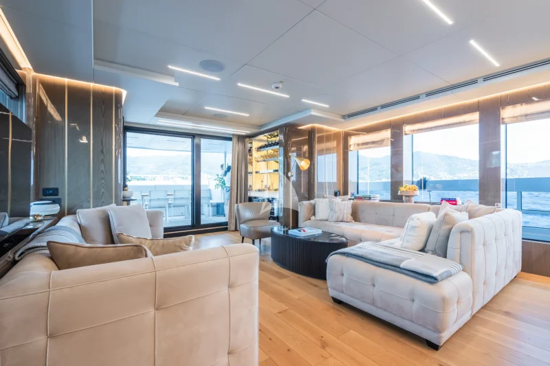 Main salon 