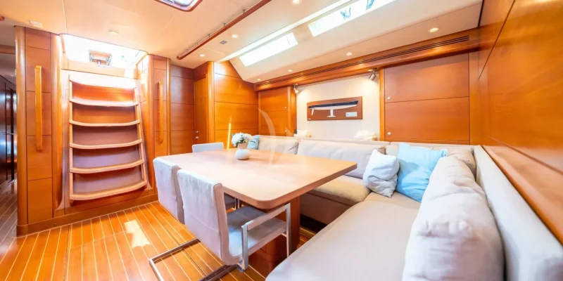 STELLA OF RORC - Saloon