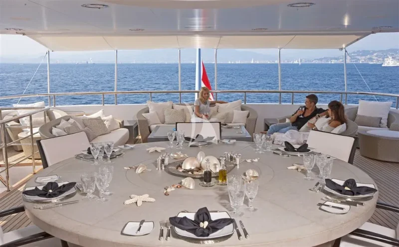 Al Fresco dining