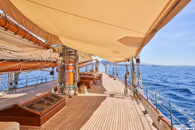 Side deck