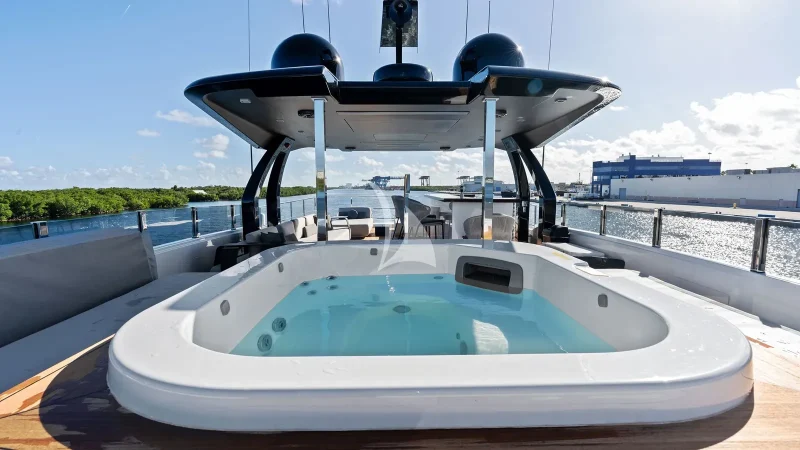JACUZZI