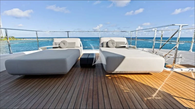 SUN DECK LOUNGING