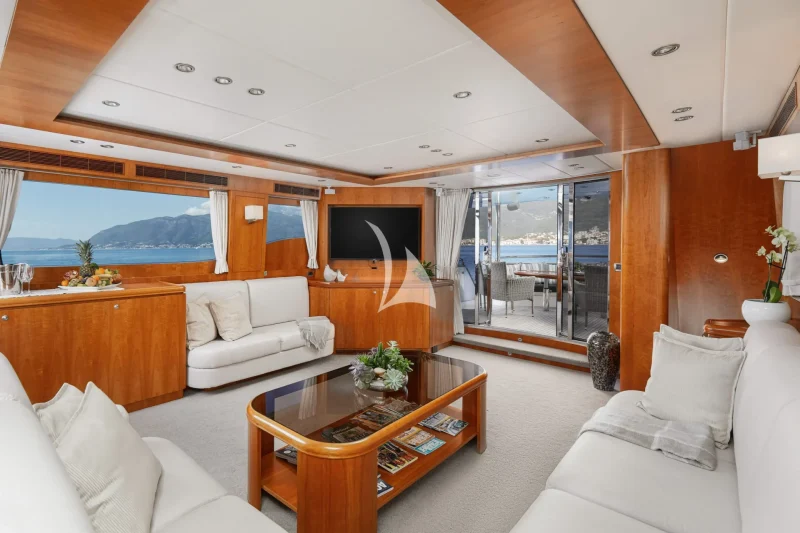 Salon view aft