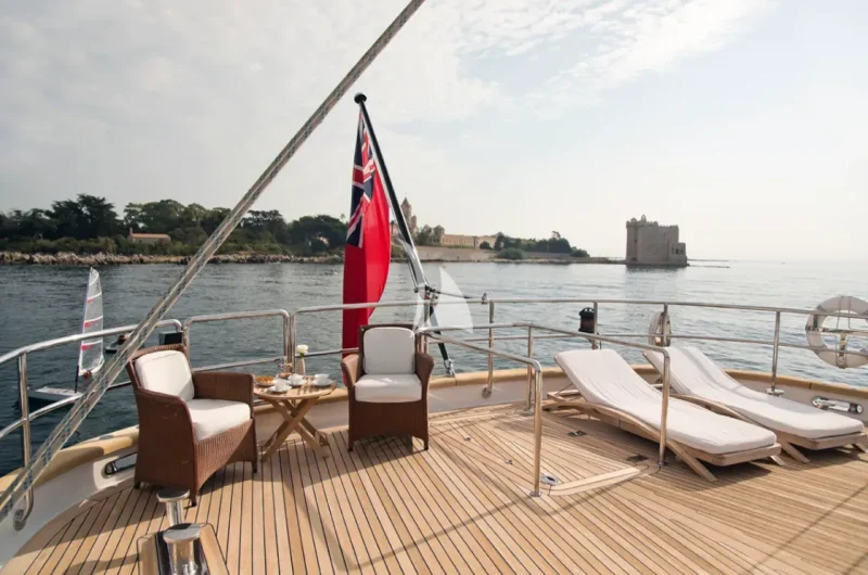 Aft deck loungers
