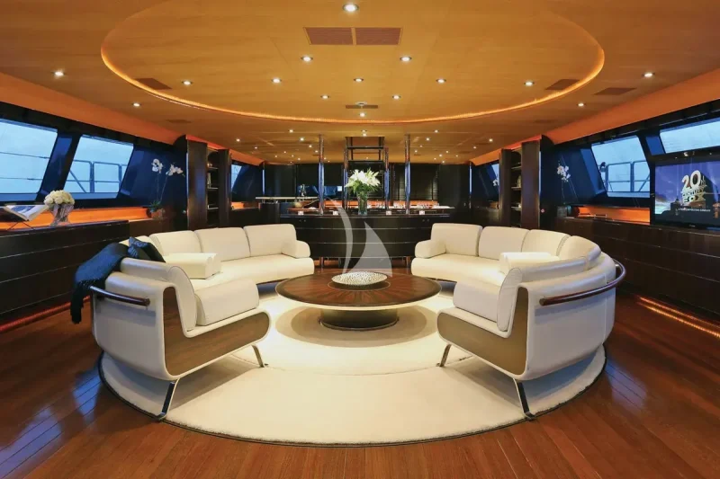 Main salon - seating 