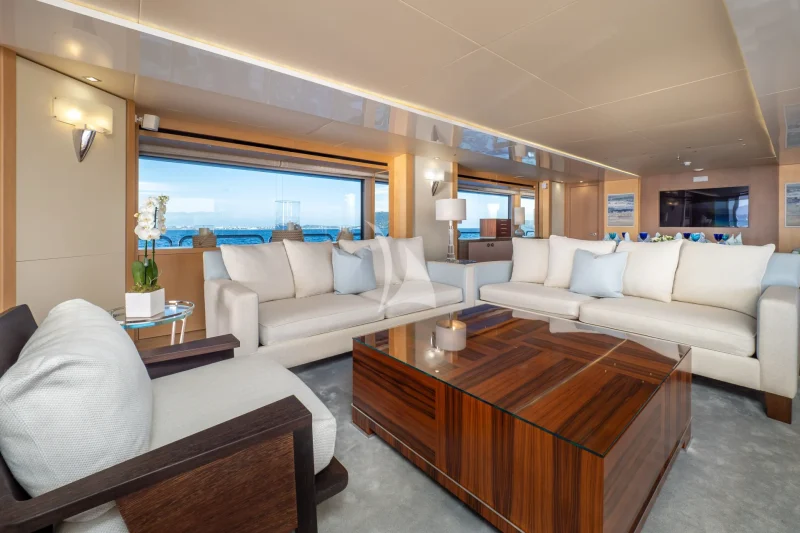 Main deck salon