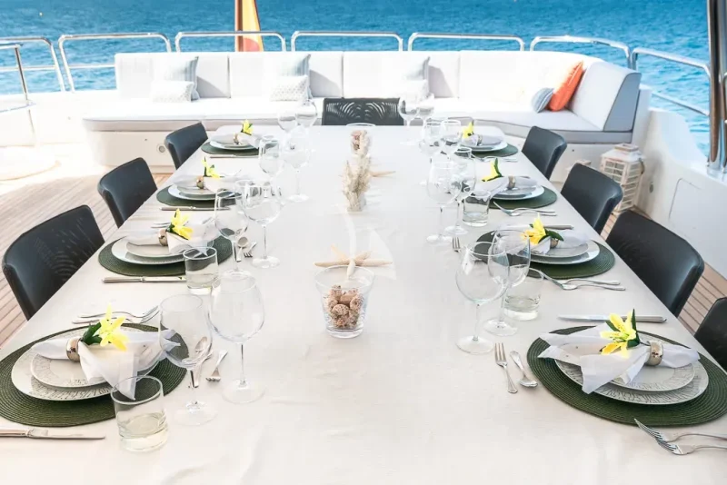 Upper Deck Alfresco Dining