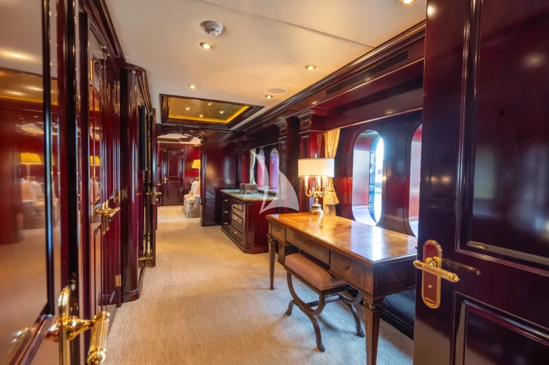 Master Stateroom Foyer/Office 