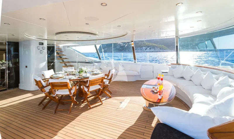 Cockpit dining and seating area