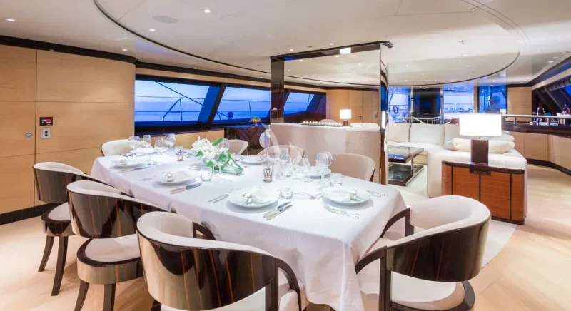 Main salon - formal dining