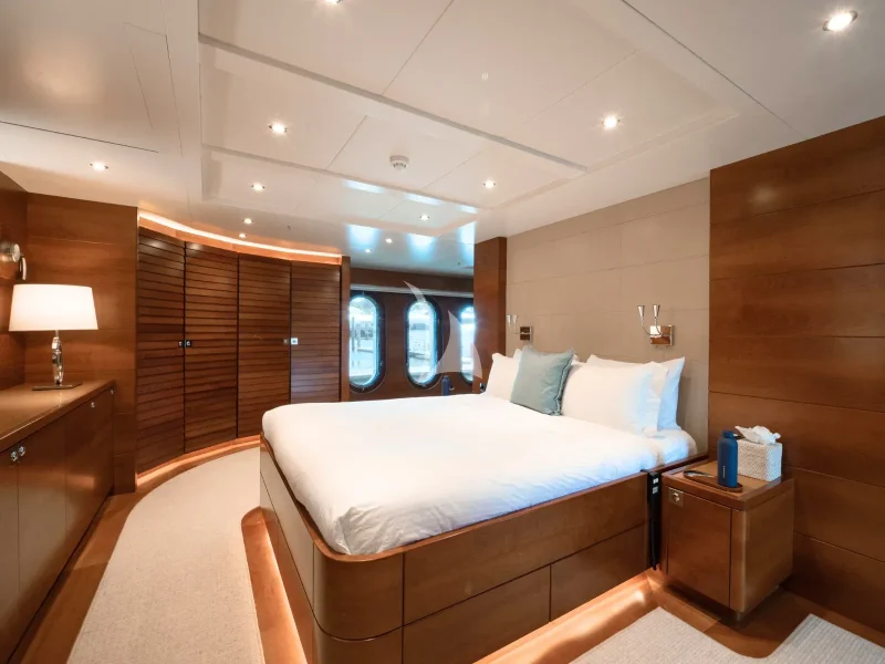 BELUGA | Master Cabin