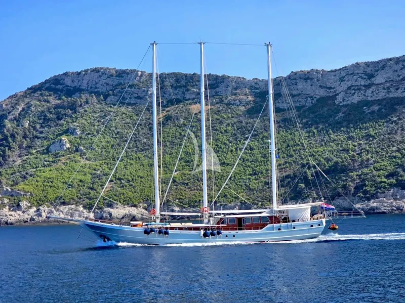 Dolce Vita new white hull 