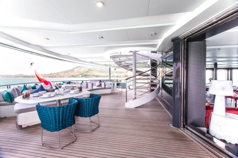 Main deck 